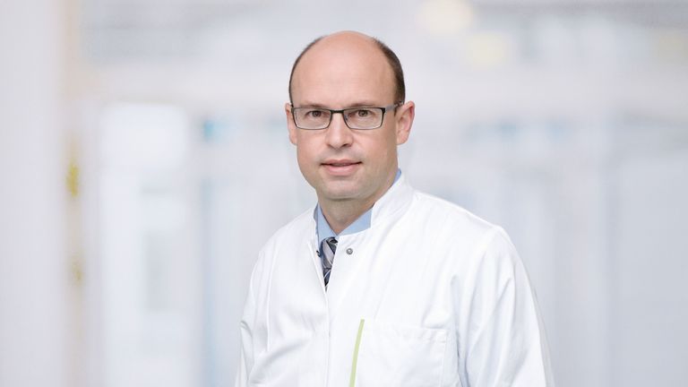 Prof. Ernst von Dobschütz, Chefarzt des Zentrums für Endokrine Chirurgie im Evangelischen Amalie Sieveking Krankenhaus, Hamburg Prof. Ernst von Dobschütz, Chefarzt des Zentrums für Endokrine Chirurgie im Evangelischen Amalie Sieveking Krankenhaus, Hamburg