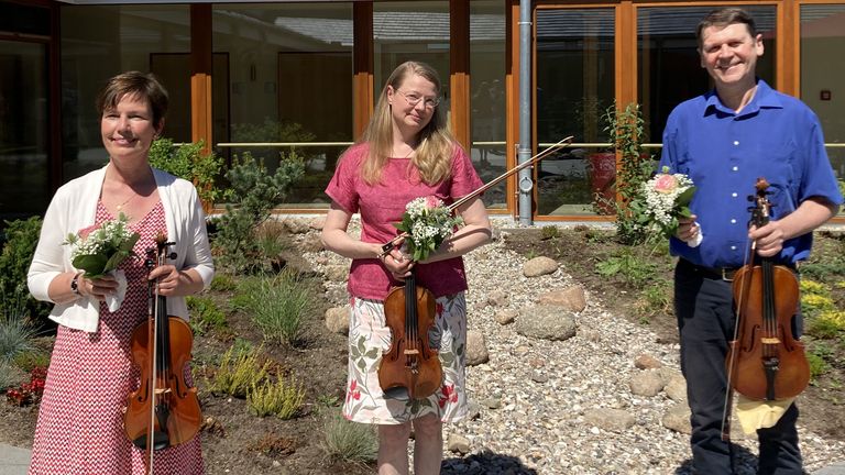 Albertinen Hospiz Norderstedt - Ensemble Elbviolinen verzaubert mit klassischer Streichmusik Albertinen Hospiz Norderstedt - Ensemble Elbviolinen verzaubert mit klassischer Streichmusik